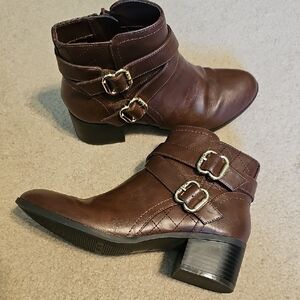 Elegant Brown Leather Ankle Boots with Buckle Accents